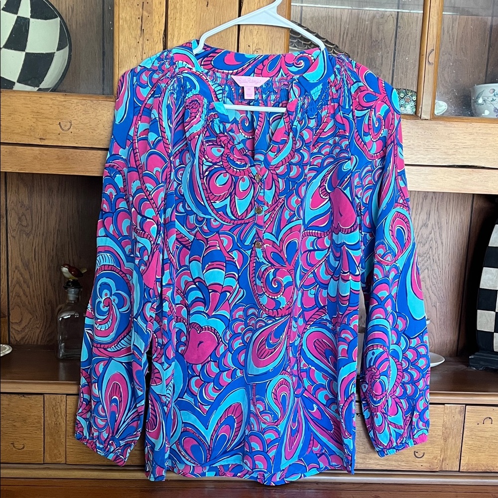 Lilly Pulitzer Pink and Blue silk blouse Elsa reel me in print size XS